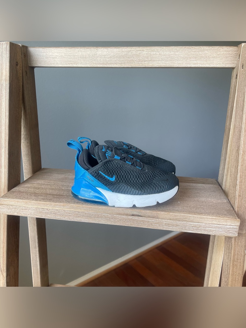 Nike Air Max 270 Boys Sneakers Black/White/Game Royal Blue Size 9C Active Shoes